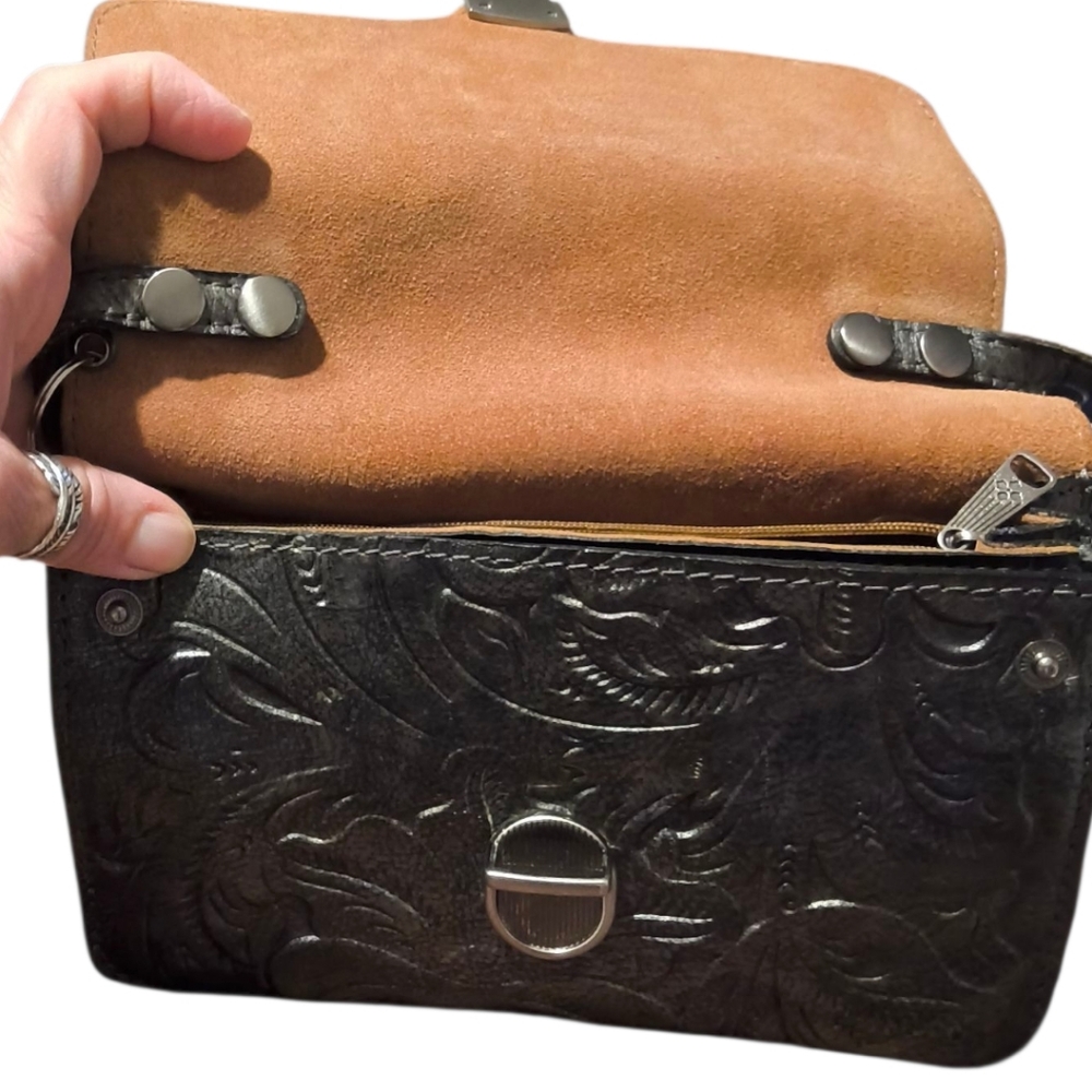 Patricia Nash Antiqued Silver Tooled Leather Crossbody Bag - Picture 4 of 16